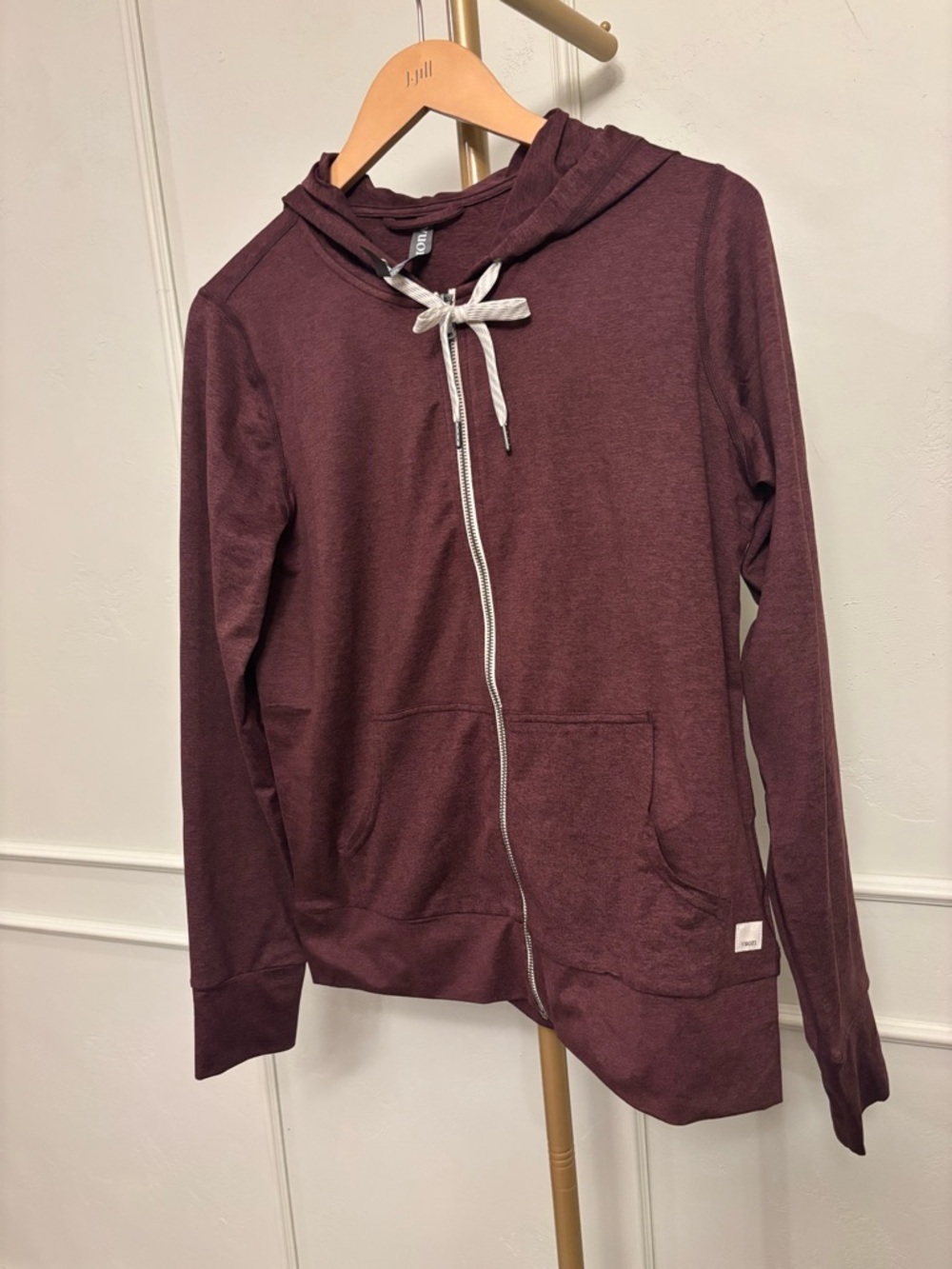 Vuori Full Zip Hooded Sweatshirt Maroon -Contrast Drawstrings MSRP $118 NWOT Sml